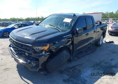 2024 Chevrolet Silverado 2Wd Double Cab Standard Bed Custom z USA, uszkodzony, nr VIN 1GCRABEK1RZ296794